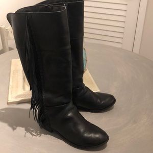 Girls Steve Madden high black boot with fringe